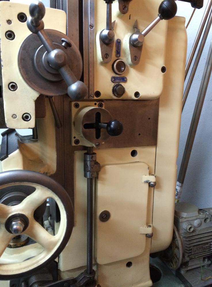 Фото фрезерного універсального верстата 678М